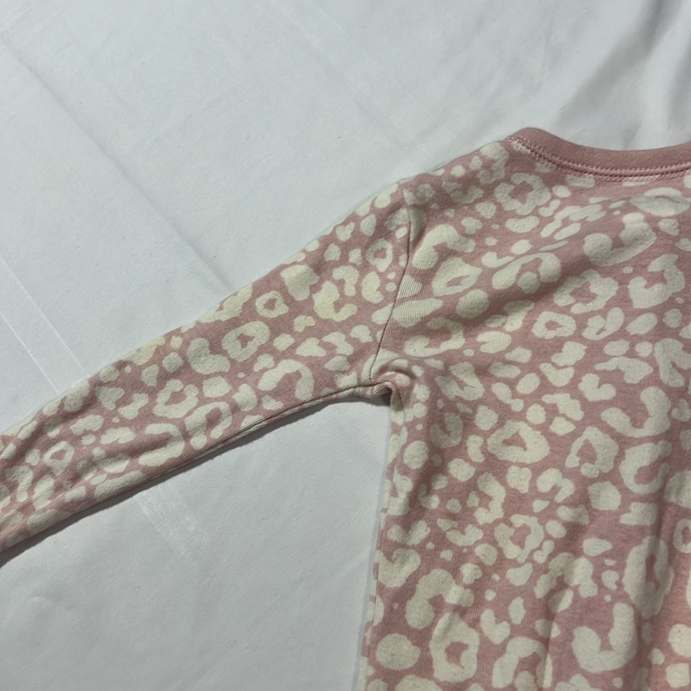 Old navy 3t zip Jammie’s animal print - Picture 5 of 6